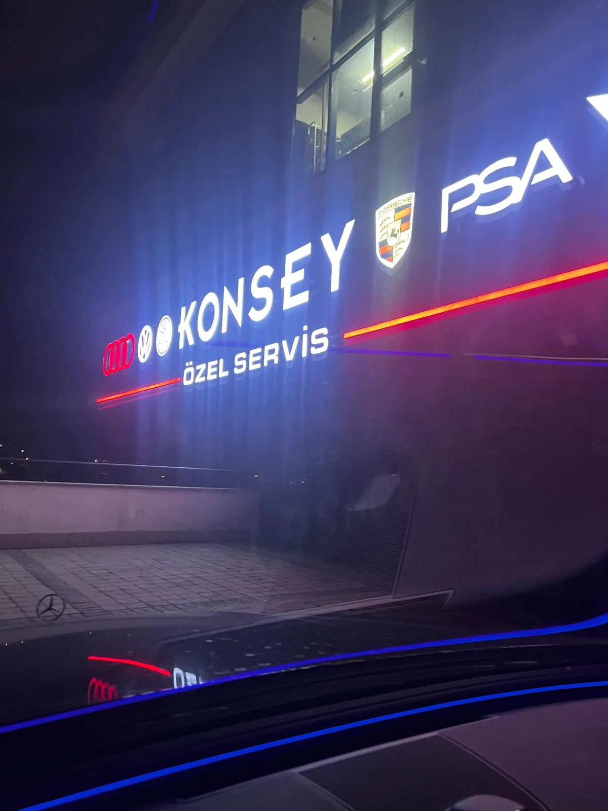 {{ svcName }} hizmeti — Konsey Özel Servis atölyesi